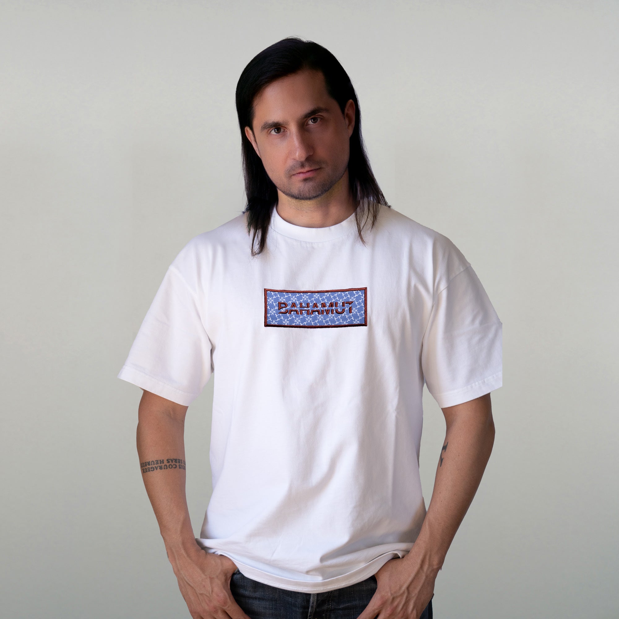 T-shirt "Logostar" porté par un model masculin vu de face.